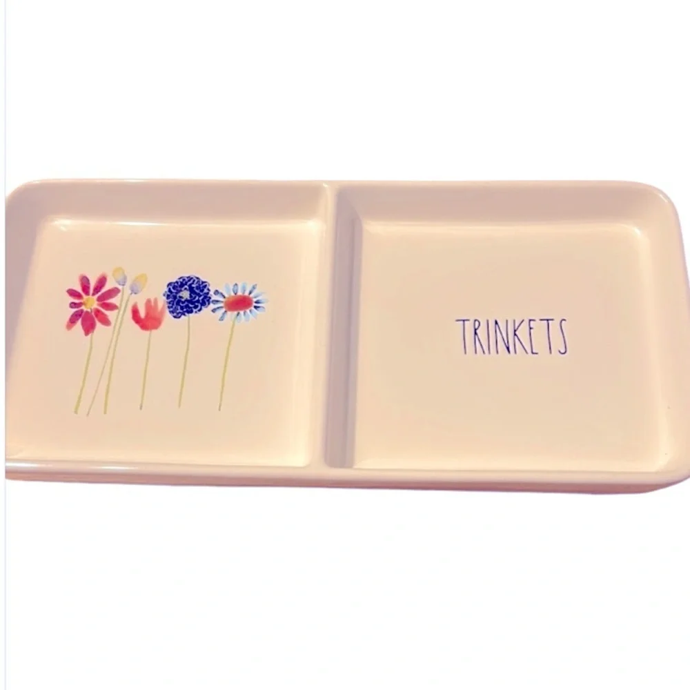 RAE DUNN  “trinkets” plate